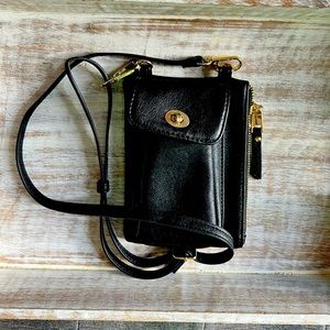 Black crossbody Bag with phone pocket and zipper pocket‎


36